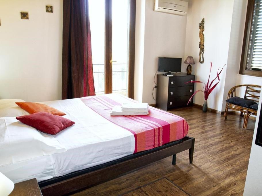 Cuscino E Cappuccino B&B Алгеро Екстериор снимка